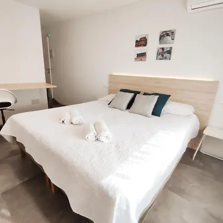 Tresbe 2 Apartment *