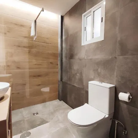 Tresbe 2 Apartment